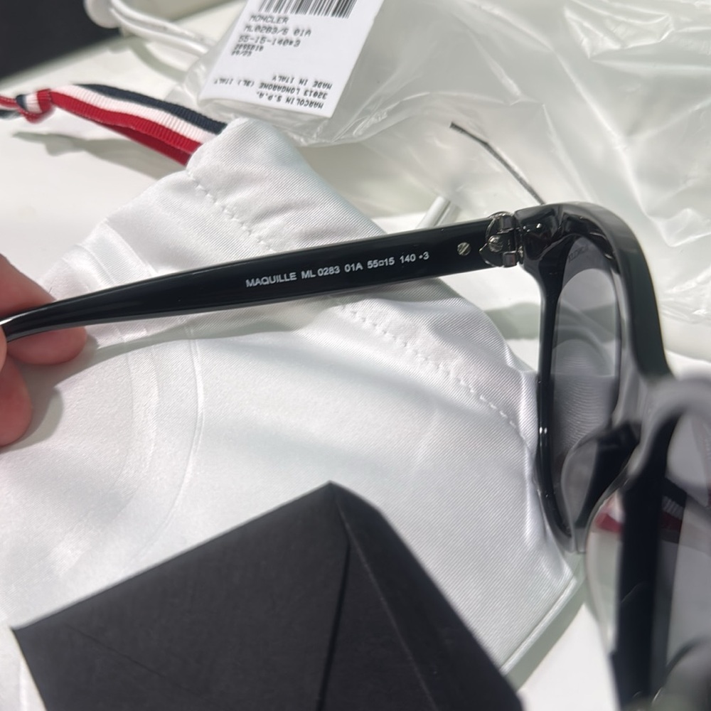 Moncler 55MM Cat Eye Sunglasses Black - Picture 11 of 12